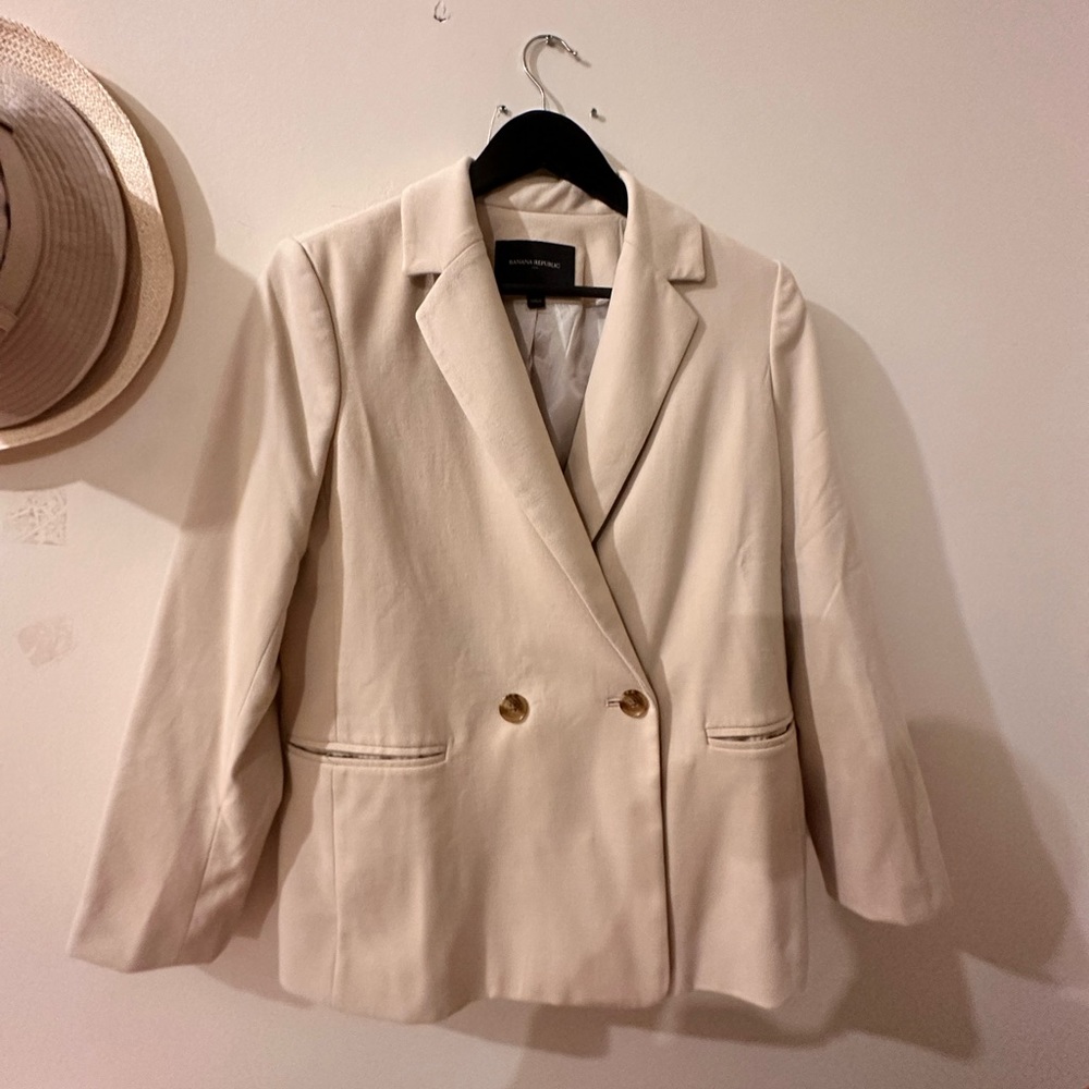 Light blazer size 6